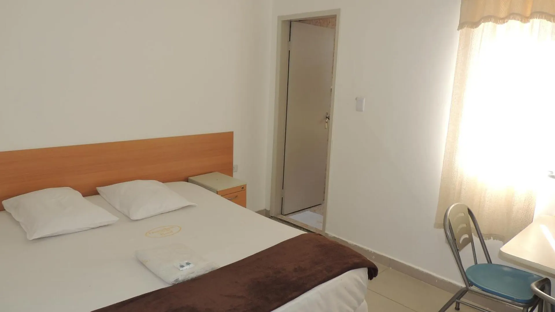 Hotel Ourinhos - Centro De Sao Paulo - Proximo 25 De Marco E Bras